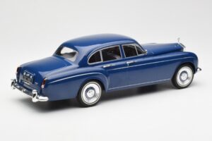 Rolls-Royce Silver Cloud III Flying Spur Mulliner RHD Tumesinine MCG 1:18 MCG18124 Metall - pilt 2/6