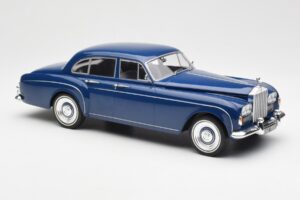 Rolls-Royce Silver Cloud III Flying Spur Mulliner RHD Tumesinine MCG 1:18 MCG18124 Metall - pilt 4/6