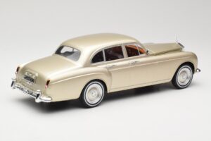 Rolls-Royce Silver Cloud III Flying Spur H.J. Mulliner Kuldne MCG 1:18 MCG18058 Metall - pilt 2/6