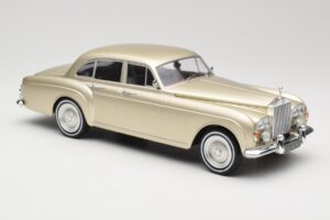 Rolls-Royce Silver Cloud III Flying Spur H.J. Mulliner Kuldne MCG 1:18 MCG18058 Metall - pilt 4/6