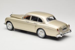 Rolls-Royce Silver Cloud III Flying Spur H.J. Mulliner Kuldne MCG 1:18 MCG18058 Metall - pilt 5/6