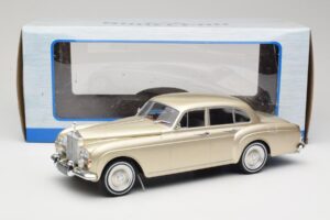 Rolls-Royce Silver Cloud III Flying Spur H.J. Mulliner Kuldne MCG 1:18 MCG18058 Metall - pilt 6/6