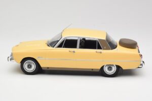 Rover 3500 V8 P6 Kreemjas MCG 1:18 MCG18046 Metall - pilt 3/6