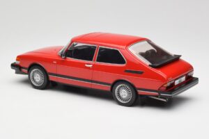 Saab 900 GL Punane MCG 1:18 MCG18340 Metall - pilt 4/6