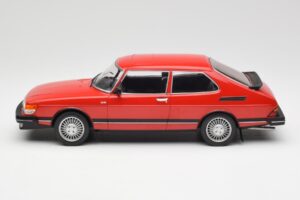Saab 900 GL Punane MCG 1:18 MCG18340 Metall - pilt 5/6