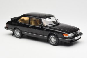 Saab 900 Turbo Must MCG 1:18 MCG18338 Metall - pilt 4/6