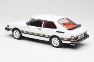 Saab 900 Turbo Valge MCG 1:18 MCG18339 Metall - pilt 5/6