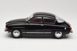 Saab 96 V4 Must MCG 1:18 MCG18063 Metall - pilt 3/6