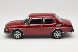 Saab 99 EMS Metallic Punane MCG 1:18 MCG18441 Metall - pilt 3/6
