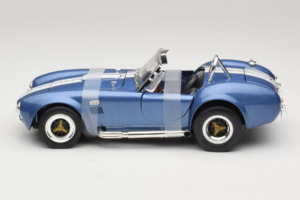 Shelby Cobra 427 S/C Sinine Valge Triip Road Signature 1:18 92058-P2 Metall - pilt 3/6