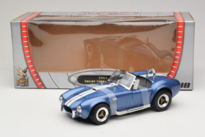 Shelby Cobra 427 S/C Sinine Valge Triip Road Signature 1:18 92058-P2 Metall - pilt 6/6