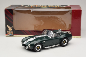Shelby Cobra 427 S/C Tumerohelinen Valged Triibud Road Signature 1:18 92058-P1 Metall - pilt 8/8