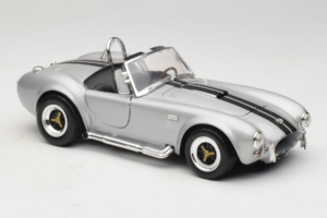Shelby Cobra 427S/C Hõbedane Mustade Triipudega Road Signature 1:18 92058 Metall - pilt 6/8