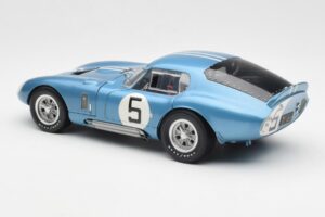 Shelby Cobra Daytona Coupe #5 D. Gurney / B. Bondurant 24 Hours of Le Mans 1964 Exoto 1:18 135190555498 Metall - pilt 7/8