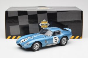 Shelby Cobra Daytona Coupe #5 D. Gurney / B. Bondurant 24 Hours of Le Mans 1964 Exoto 1:18 135190555498 Metall - pilt 8/8