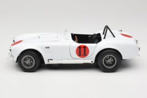 Shelby Cobra 427 S/C Valge Auto World 1:18 AWSS104 Metall - pilt 4/8