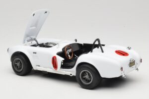 Shelby Cobra 427 S/C Valge Auto World 1:18 AWSS104 Metall - pilt 5/8