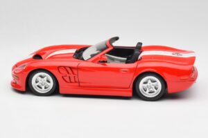 Shelby Series 1 Kabriolett Punane Bburago 1:18 3353 Metall - pilt 4/8