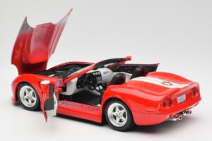 Shelby Series 1 Kabriolett Punane Bburago 1:18 3353 Metall - pilt 5/8