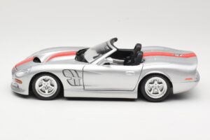 Shelby Series 1 Hõbedane Bburago 1:18 3323 Metall - pilt 4/8