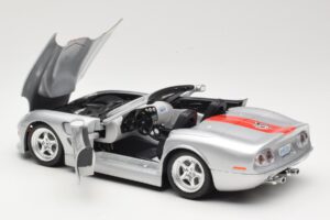 Shelby Series 1 Hõbedane Bburago 1:18 3323 Metall - pilt 5/8