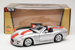 Shelby Series 1 Hõbedane Bburago 1:18 3323 Metall - pilt 8/8