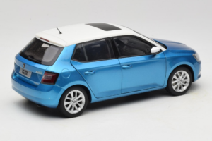 Skoda Fabia Mk3 Sinine OEM 1:18 ZSF000004BLA Metall - pilt 3/8
