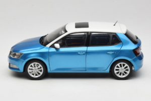 Skoda Fabia Mk3 Sinine OEM 1:18 ZSF000004BLA Metall - pilt 4/8