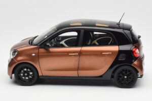 Smart Forfour W453 Must Hazel Pruun Norev 1:18 B66960299 Metall - pilt 4/8