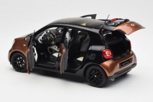 Smart Forfour W453 Must Hazel Pruun Norev 1:18 B66960299 Metall - pilt 5/8
