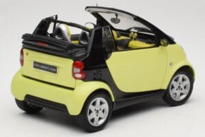 Smart Fortwo 450 Cabrio Kollane Minichamps 1:18 0012889V001C49Q00 Metall - pilt 3/8