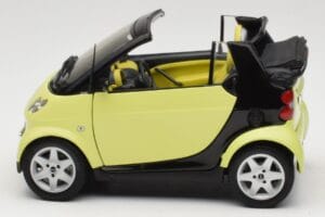 Smart Fortwo 450 Cabrio Kollane Minichamps 1:18 0012889V001C49Q00 Metall - pilt 4/8