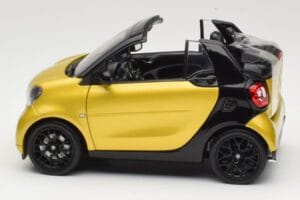 Smart Fortwo 453 Kabriolett Must Ja Kollane Norev 1:18 B66960289 Metall - pilt 4/8