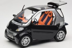 Smart Fortwo Must Kyosho 1:18 0004830V000C08Q00 Metall - pilt 2/8