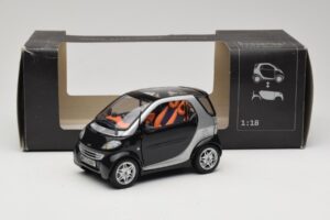 Smart Fortwo Must Kyosho 1:18 0004830V000C08Q00 Metall - pilt 8/8