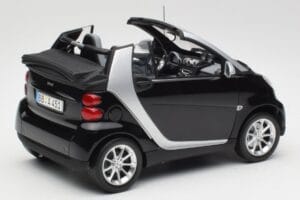 Smart Fortwo Kabriolett W451 Must & Hõbe Minichamps 1:18 Q0022566V001C18Q00 Metall - pilt 3/8