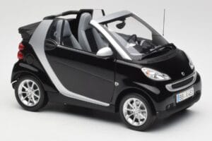 Smart Fortwo Kabriolett W451 Must & Hõbe Minichamps 1:18 Q0022566V001C18Q00 Metall - pilt 6/8