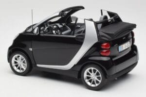 Smart Fortwo Kabriolett W451 Must & Hõbe Minichamps 1:18 Q0022566V001C18Q00 Metall - pilt 7/8