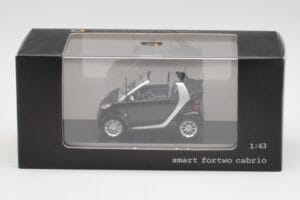 Smart Fortwo Cabrio Sügav Must Minichamps 1:43 Q0022561V001C18Q00 Metall - pilt 4/4