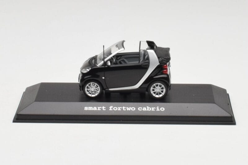 Smart Fortwo Cabrio Sügav Must Minichamps 1:43 Q0022561V001C18Q00 Metall