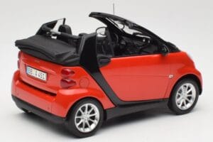 Smart Fortwo W451 Kabriolett Punane Must Minichamps 1:18 150036333 Metall - pilt 3/8