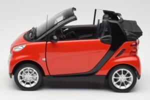 Smart Fortwo W451 Kabriolett Punane Must Minichamps 1:18 150036333 Metall - pilt 4/8