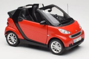 Smart Fortwo W451 Kabriolett Punane Must Minichamps 1:18 150036333 Metall - pilt 6/8