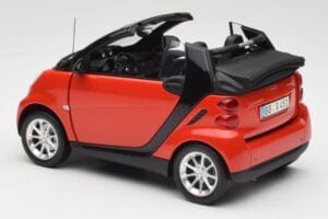 Smart Fortwo W451 Kabriolett Punane Must Minichamps 1:18 150036333 Metall - pilt 7/8