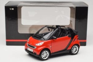 Smart Fortwo W451 Kabriolett Punane Must Minichamps 1:18 150036333 Metall - pilt 8/8