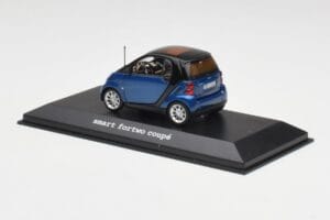 Smart Fortwo Coupe Aqua Sinine Metallic & Must Minichamps 1:43 Q0022558V001C77Q00 Metall - pilt 3/4