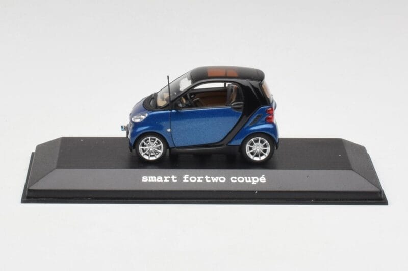 Smart Fortwo Coupe Aqua Sinine Metallic & Must Minichamps 1:43 Q0022558V001C77Q00 Metall