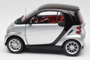 Smart Fortwo Coupe W451 Hõbe & Must Minichamps 1:18 Q0022528V001C75Q00 Metall - pilt 4/8