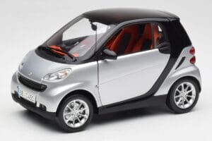 Smart Fortwo Coupe W451 Hõbe & Must Minichamps 1:18 Q0022528V001C75Q00 Metall