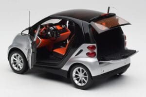 Smart Fortwo Coupe W451 Hõbe & Must Minichamps 1:18 Q0022528V001C75Q00 Metall - pilt 5/8